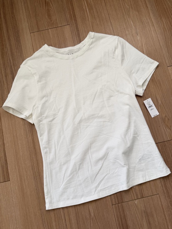 GAP Tops - Gap White Petite Crewneck Short Sleeve Tee